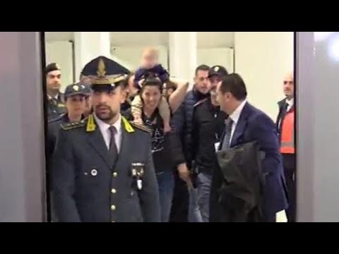 L’arrivo del piccolo Ethan all’aeroporto di Capodichino