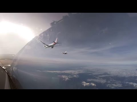 Volo NewYork-Delhi: il video dal caccia che ha scortato l’aereo a Fiumicino