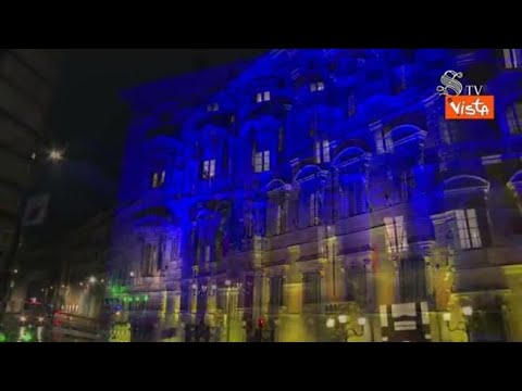 Palazzo Madama illuminato con i colori della bandiera Ucraina per il terzo anniversario della guerra