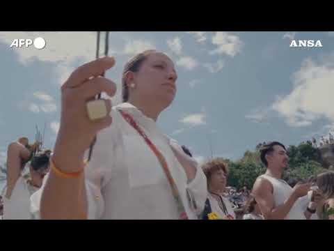 Rio de Janeiro, celebrata la dea afro-brasiliana del mare Iemanja