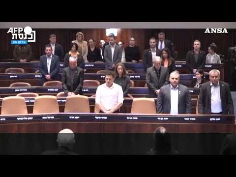 La Knesset osserva minuto di silenzio prima del funerale Bibas