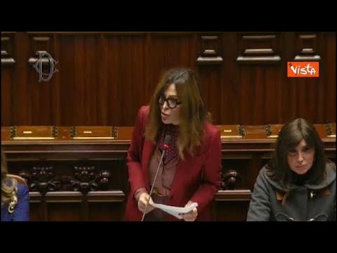 Santanché: “Ho una collezione di borse, ma non ho nulla da nasconderci dentro”