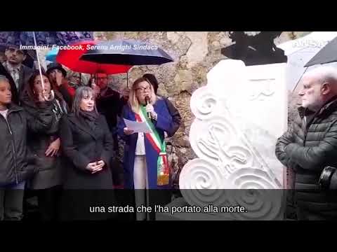 Carrara, la sindaca: “La statua del Che un affronto? Lo sono gli inni al Duce”