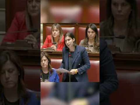 Il caso AlMasri in Parlamento, Schlein contro Meloni: “Presidente del coniglio”