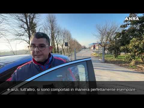 Agenti feriti a martellate, la testimonianza del benzinaio