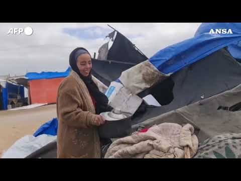 Khan Yunis, anche il maltempo si abbatte sugli sfollati