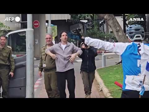 Israele,  Ofar Calderon viene accolto dagli amici in ospedale