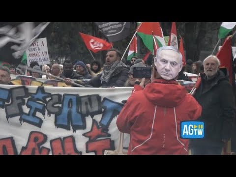 La protesta contro la fiera delle armi a Verona