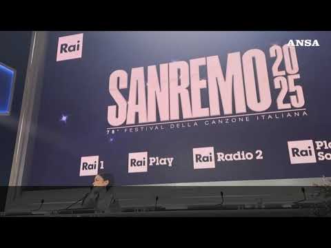 Sanremo, Elodie: “Vado in terapia e cerco di amarmi, ho una rubrica delle scioccezze che dico”