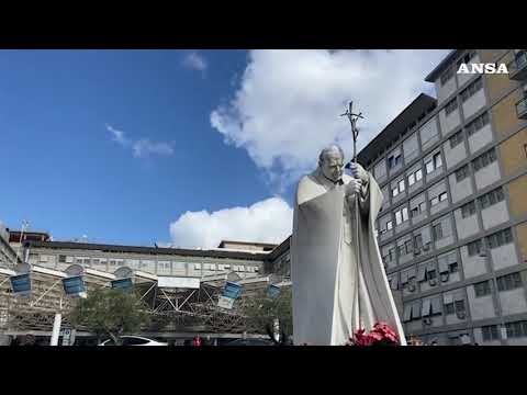 Il Papa al Gemelli, possibile ricovero di alcuni giorni