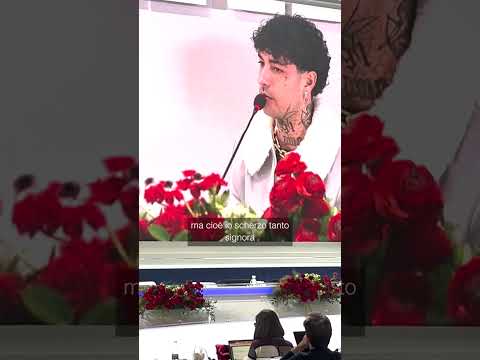 Tony Effe e la collana negata a Sanremo: “Regole devono essere uguali per tutti gli artisti”