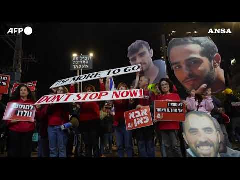 Israele, manifestazione per il rilascio degli ostaggi rimanenti