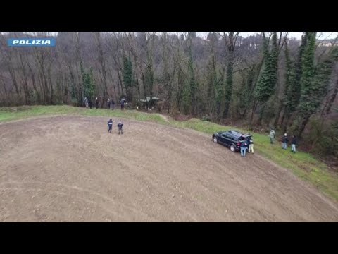 Droga e armi nei boschi di Varese: i pusher con gli Ak-47 pronti a sparare