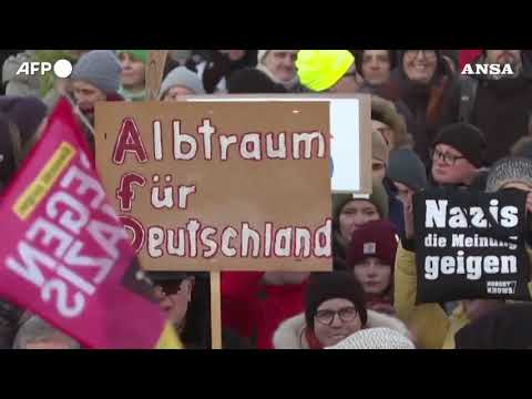 Germania, nuova manifestazione a Berlino contro l’estrema destra