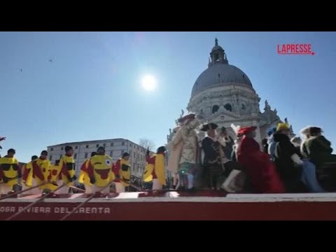 A Carnevale di Venezia, la «Festa sull’acqua» apre l’edizione 2025