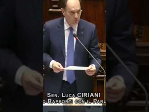 Caso Paragon, il Ministro Ciriani: «Non spiamo i giornalisti, se mai li portiamo in salvo» #shorts
