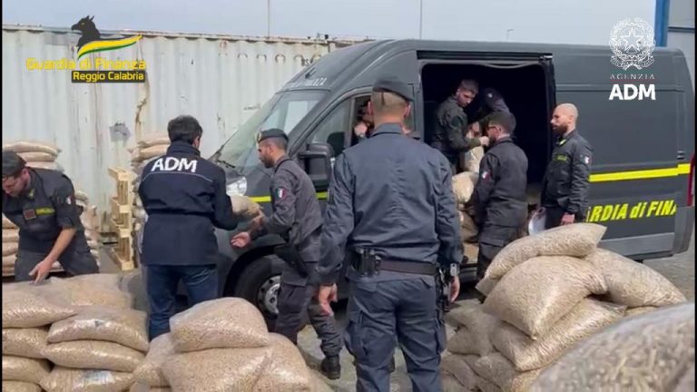 Sequestrata una tonnellata di cocaina nel reggino