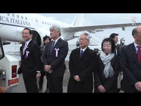 Mattarella a Tokyo, vento forte all’aeroporto