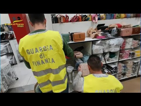 Bologna, la Guardia di Finanza sequestra 7.000 articoli contraffatti e non sicuri