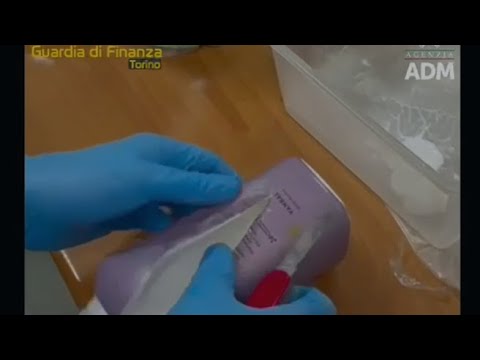 Torino, cocaina dal Perù nascosta nei flaconi dei cosmetici