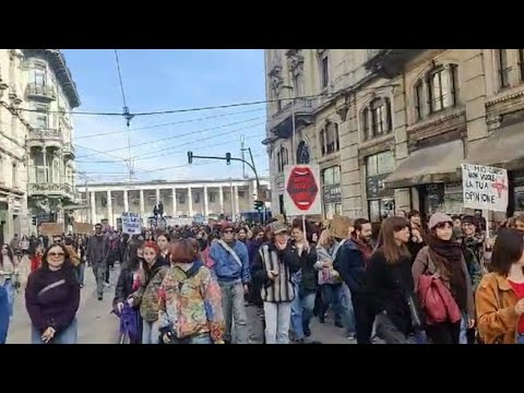 Padova, oltre 5mila persone per il corteo dell’8 marzo di «Non una di meno»