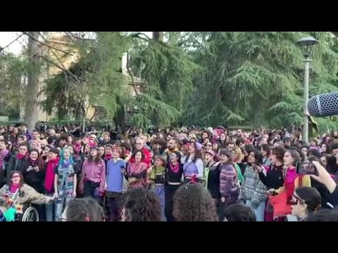 Il corteo di «Non una di meno»: «In diecimila in piazza per l’8marzo»