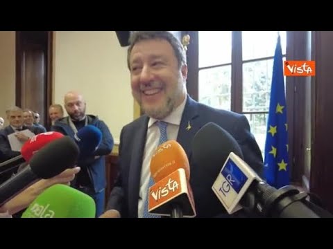 Salvini: «Il cellulare di Putin? No, io non ce l’ho…»