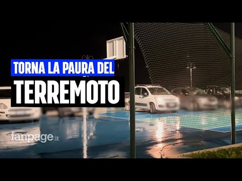 Terremoto 4.4 ai Campi Flegrei, a Pozzuoli la gente dorme in auto: “Non ce la facciamo più”