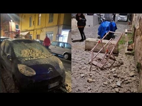 I danni per le strade a Pozzuoli e Bagnoli dopo il terremoto ai Campi Flegrei