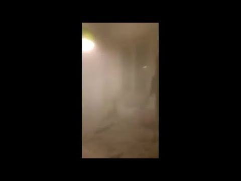 Solaio crolla in un appartamento dopo il terremoto