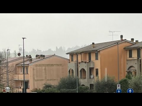 Fiume di fango dalle colline, campagna di Empoli allagata