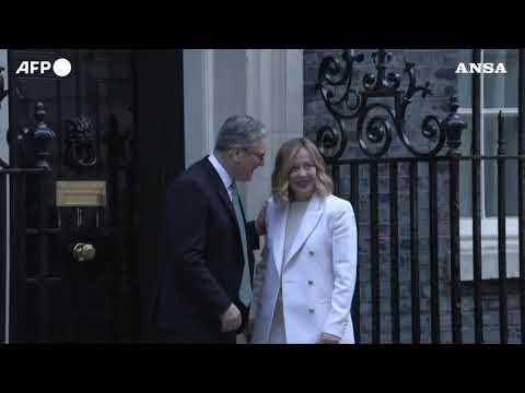 Giorgia Meloni da Starmer a Downing Street