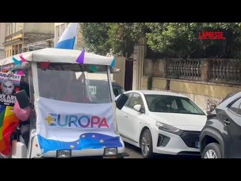 Stretta anti-Lgbt in Ungheria, +Europa lancia il «mini Pride» davanti all’ambasciata a Roma