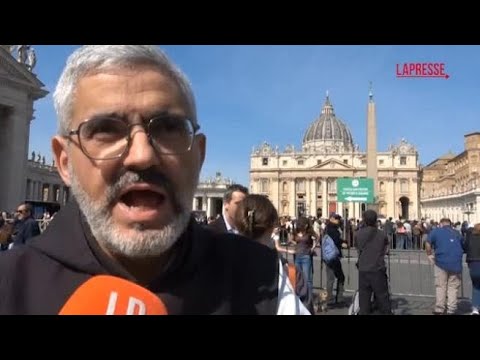 Papa Francesco, il ricordo del frate: “Non dimentico lo sguardo che mi ha fatto”