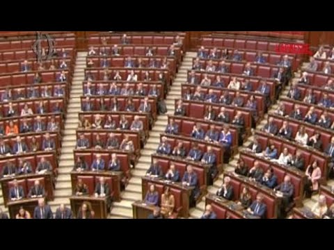 Papa Francesco, il minuto di silenzio alla Camera e al termine l’applauso dell’Aula