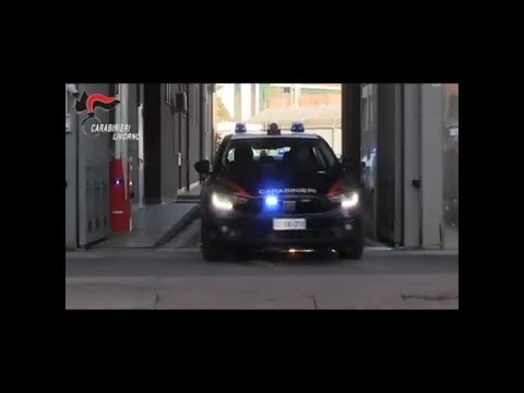 Truffa del finto carabiniere, le immagini del doppio arresto in flagranza a Livorno