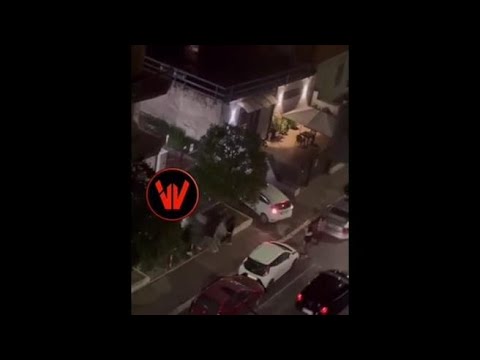 Roma: gang di ragazzi incappucciati assalta auto e passanti, terrore nel quartiere Don Bosco