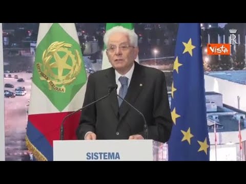 Mattarella: «Equità per salari migranti, si rispetti la Costituzione»