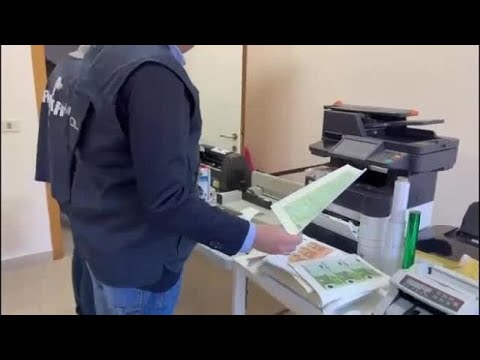 Lecce, scoperta la stamperia clandestina di banconote false