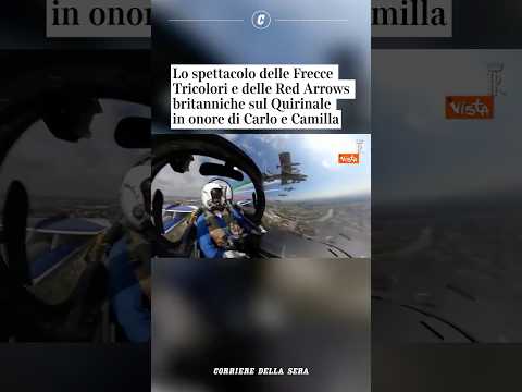 Lo spettacolo delle Frecce Tricolore e delle Red Arrows sul Quirinale in onore di Carlo e Camilla