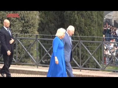 Reali d’Inghilterra a Roma, Re Carlo III e Camilla in visita al Colosseo con Alberto Angela