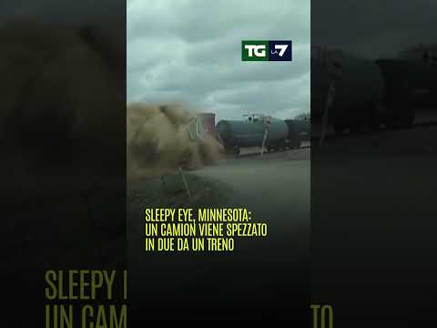 Sleepy Eye, Minnesota: Un camion viene spezzato in due da un treno
