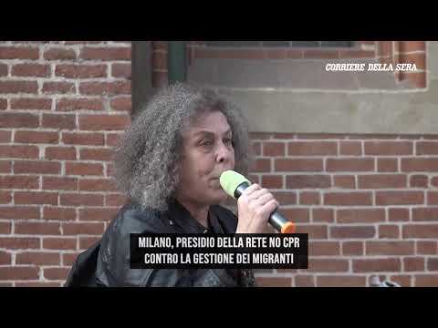 Milano, presidio contro la gestione dei migranti