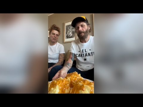 Jovanotti spiega la nuova ricetta delle «Uova alla Jova»: proteiche e salutari