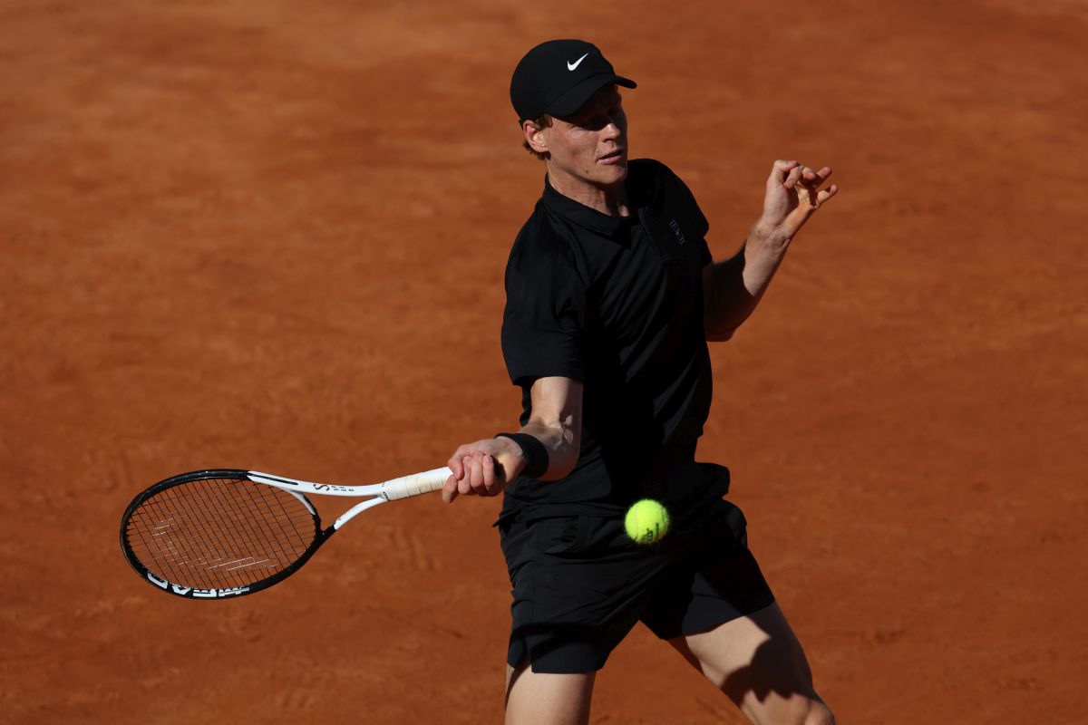 Sinner batte De Jong e raggiunge gli ottavi a Roma