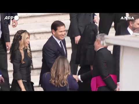 Zelensky, Vance e Von der Leyen in piazza S. Pietro per l’insediamento di Leone XIV