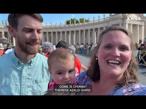 Papa Leone XIV benedice due neonati. I genitori americani: “Fantastico”