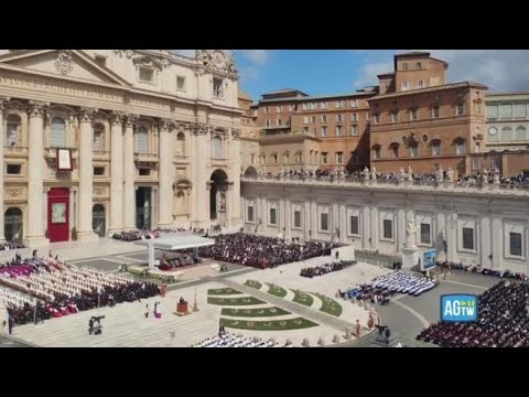 La messa di insediamento di Papa Leone XIV, piazza San Pietro vista dall’alto