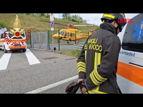 Scontro tir-bus scolaresca nel Comasco: le immagini dei soccorsi al lavoro sul luogo dell’incidente