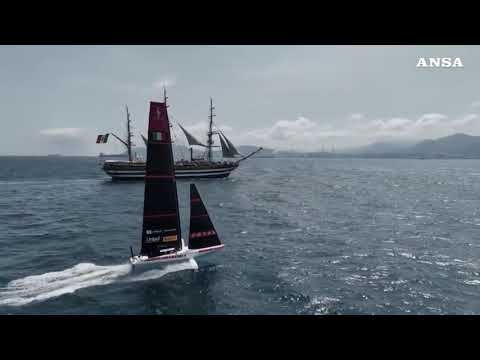 Luna Rossa accoglie l’Amerigo Vespucci a Cagliari